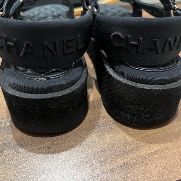 Chanel Interlocking CC logo Sandals - Picture 3 of 8